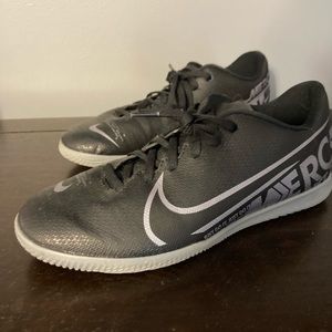 Nike Boys Mercurial Vapor 13 Club Indoor Soccer